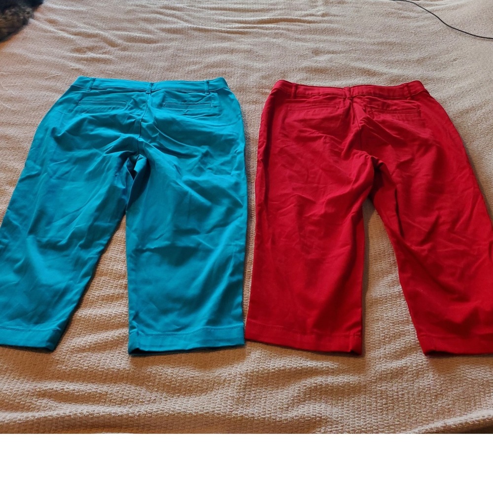 St Johns Bay Womens‎ Size 10 Capri Pants Bundle Turquoise Red Stretch Cotton 2pk